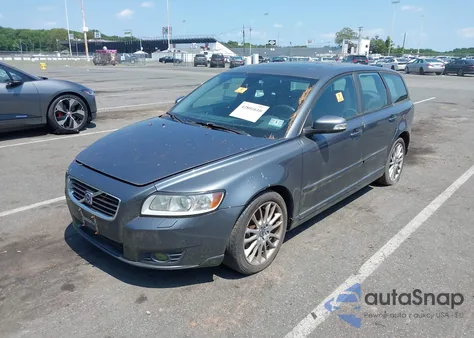 2010 Volvo V50 2.4I z USA, uszkodzony, nr VIN YV1390MW3A2527032
